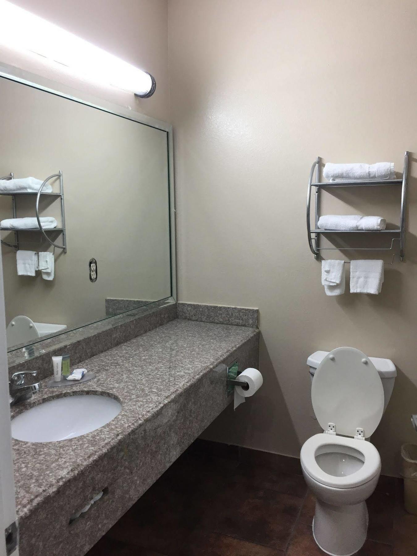 Scottish Inns & Suites Timber Creek, Houston, Tx Barker Экстерьер фото